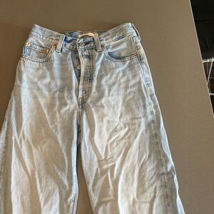 Women’s Levi’s size 26